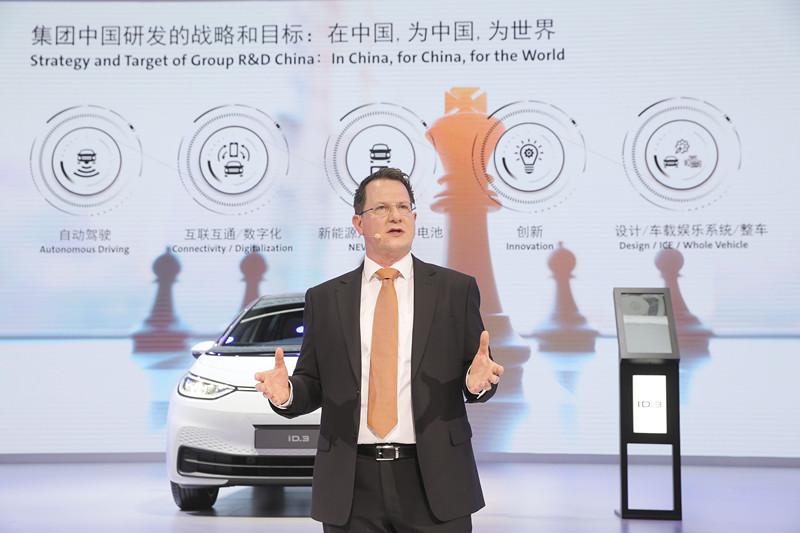 迈向2025，全年免费资料大全的详细解答、解释与落实策略