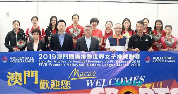 新澳门三中三必中一组，热门直播内容与最新更新下载详解